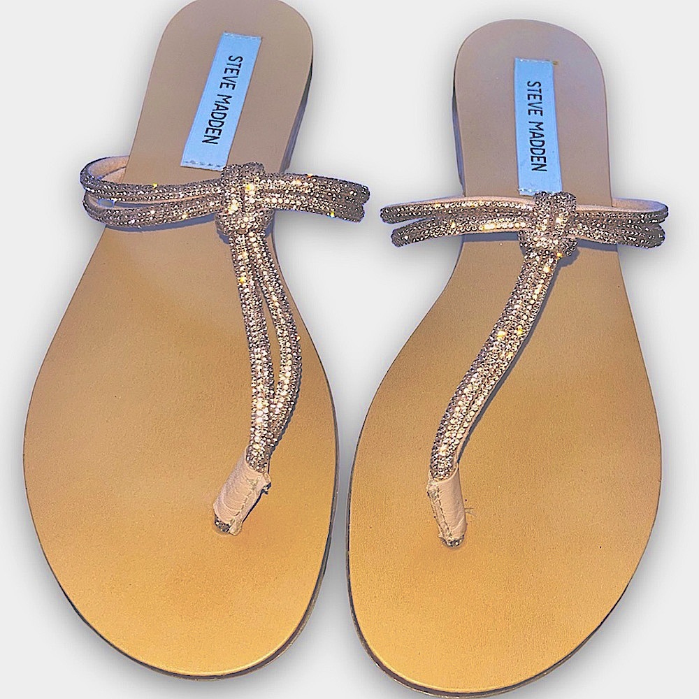 Gorgeous Steve Madden Rhinestone Knot Twist Thong Sandals